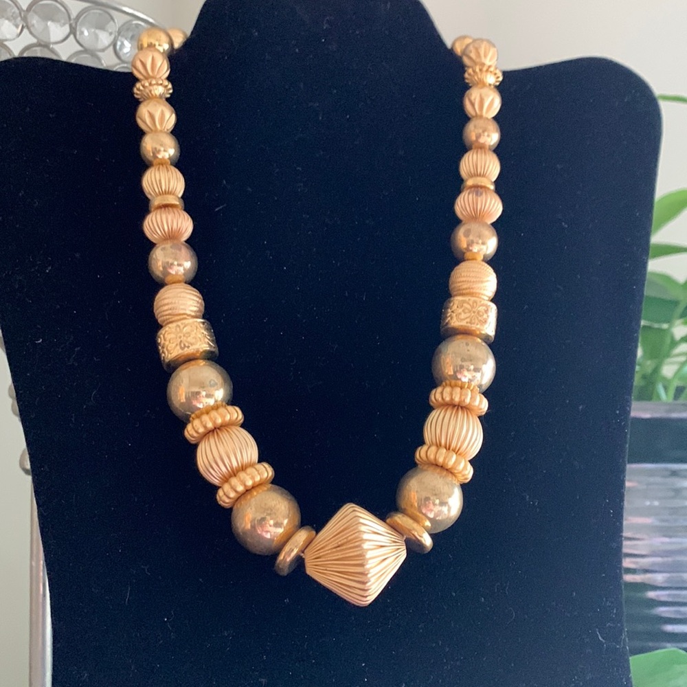 Casual Corner Vintage Necklace